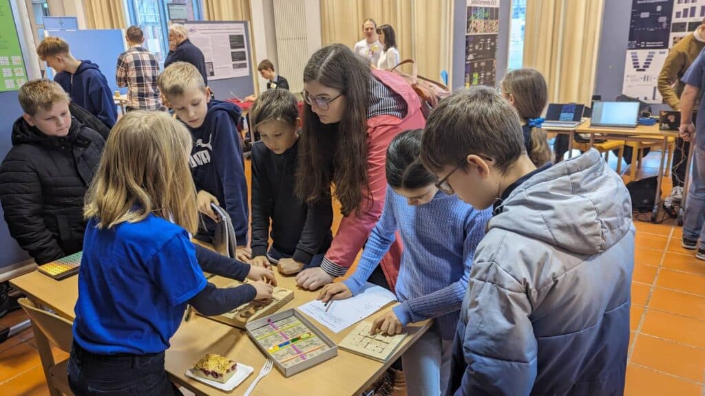 jugend forscht Besuch 5a in Emden - Anouk 2